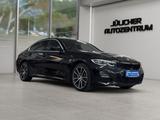 BMW 330i xDrive M-Paket Aut., Kein Wartungsstau - schwarze BMW 330