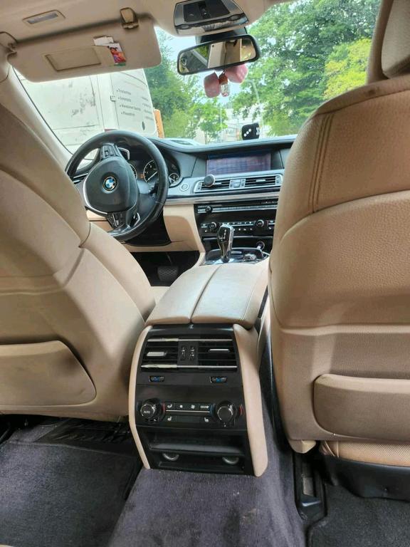 BMW 730