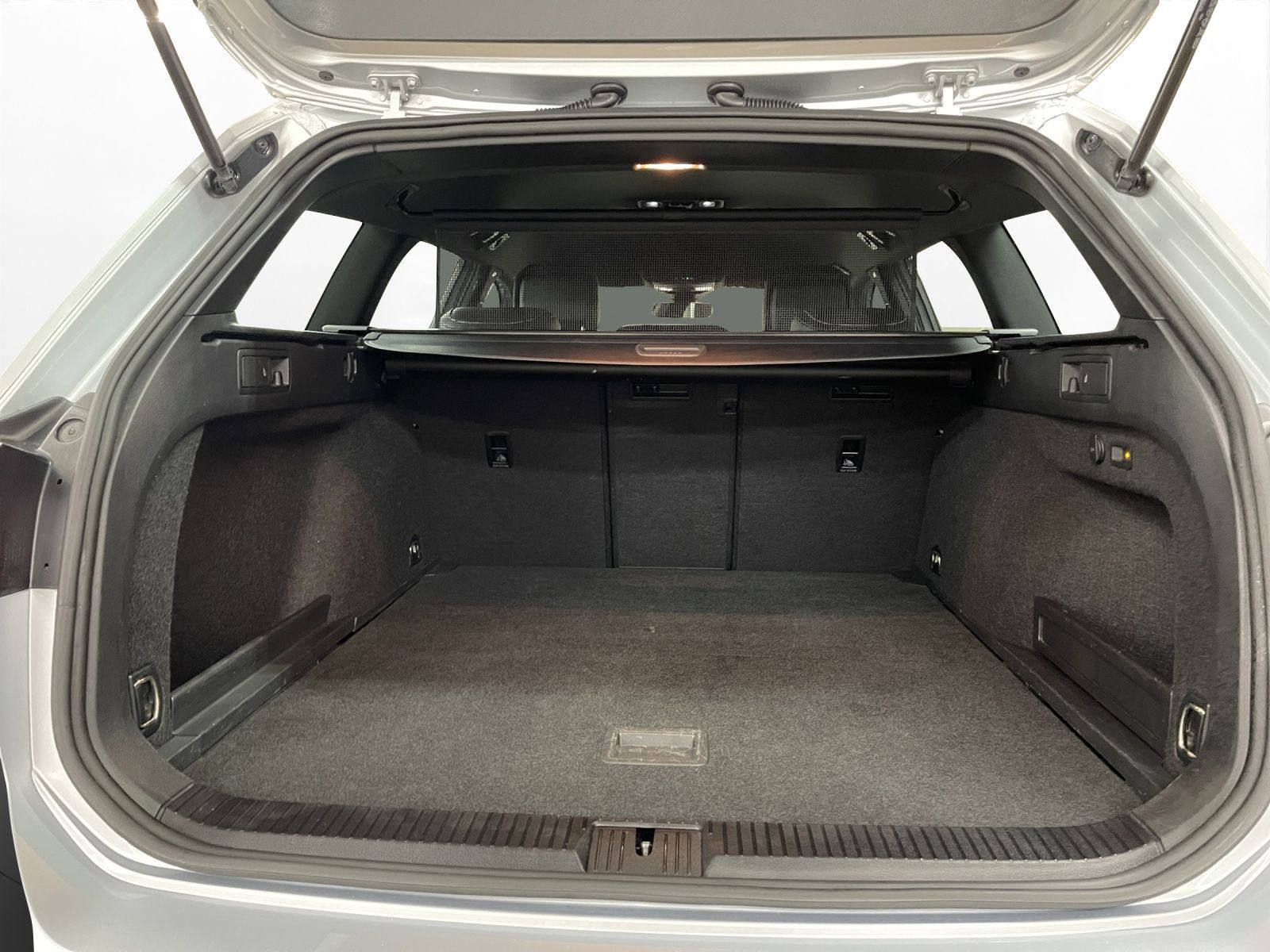 Volkswagen Passat Variant - Bild 22