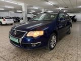 Volkswagen Passat/2.0/140PS/Klima/Sitzh/PDC/AHK - Volkswagen Passat aus 2007: 2.0