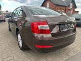 Skoda Octavia Lim. Ambition MFL PDC - Skoda Octavia: Limousine