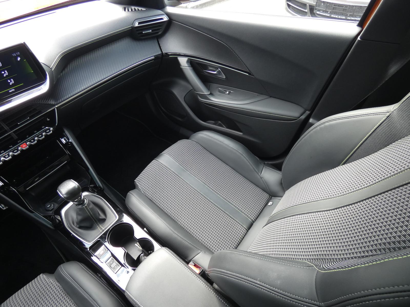 Peugeot 2008 GT-Line *ALU*KLIMA*PDC*SCHIEBEDACH*