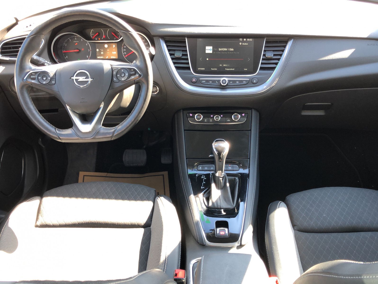 Fahrzeugabbildung Opel Grandland Elegance
