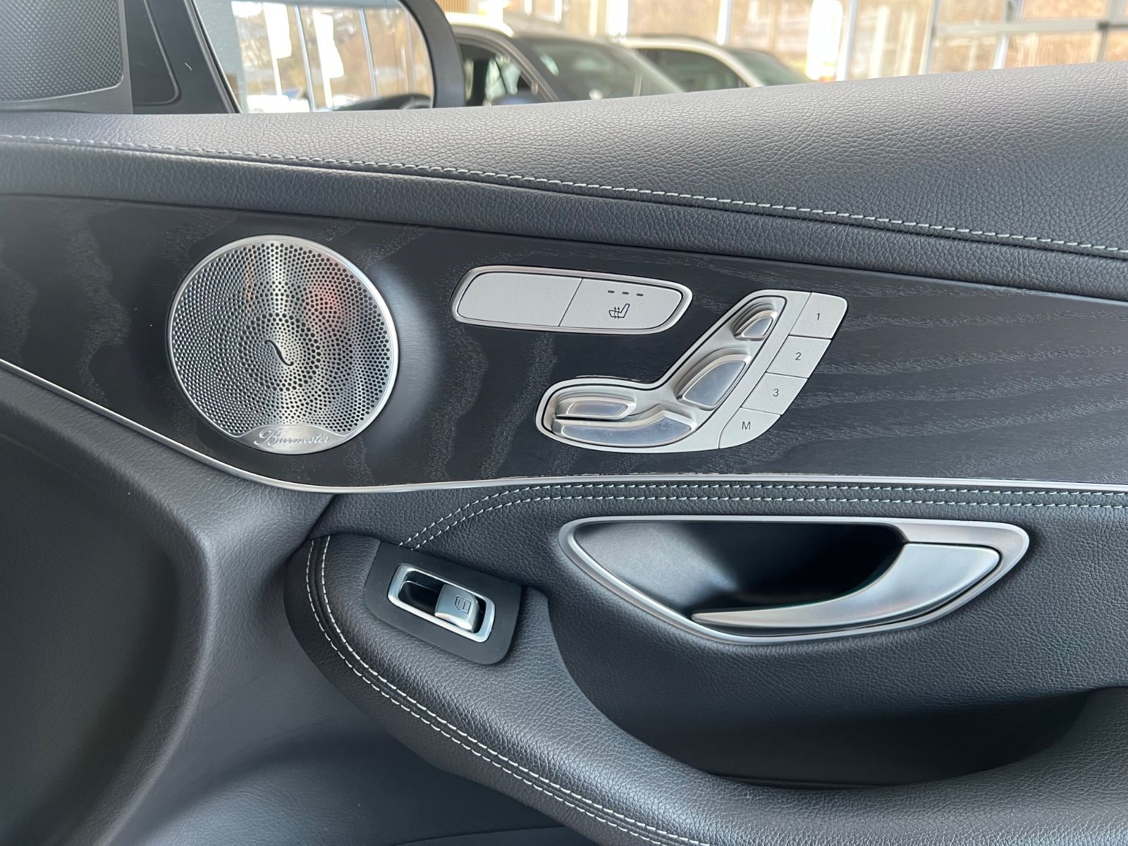 Fahrzeugabbildung Mercedes-Benz GLC 350 d 4Matic AMG LINE *PANORAMADACH*