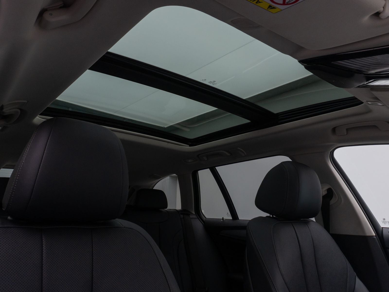 Fahrzeugabbildung BMW 530e Panorama Kamera DAB Leder Alarm AHK