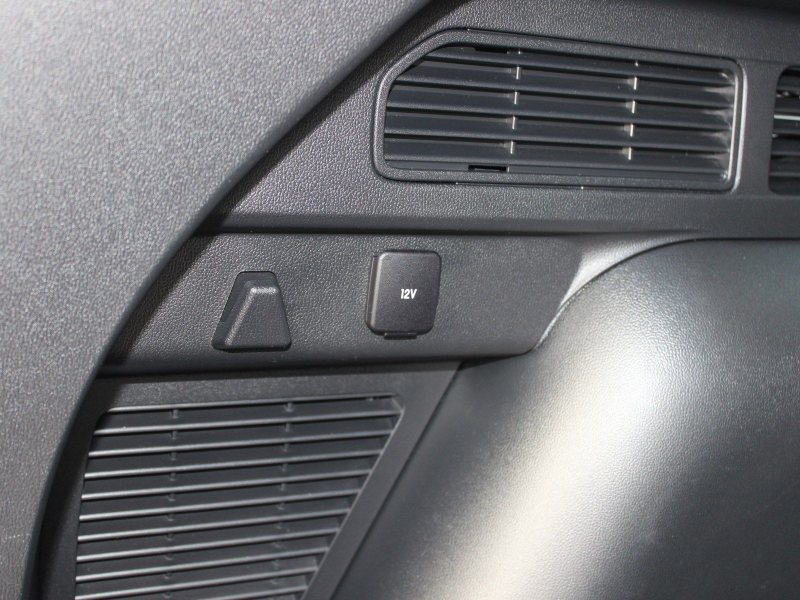 Fahrzeugabbildung Ford Kuga Plug-In Hybrid Cool & Connect 2,5 Duratec