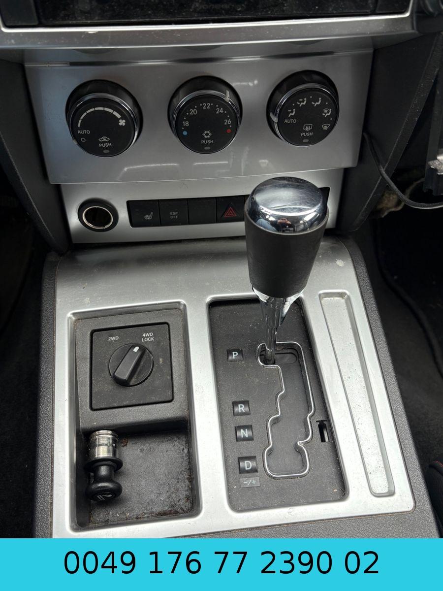 Dodge Nitro 2009 — photo 16