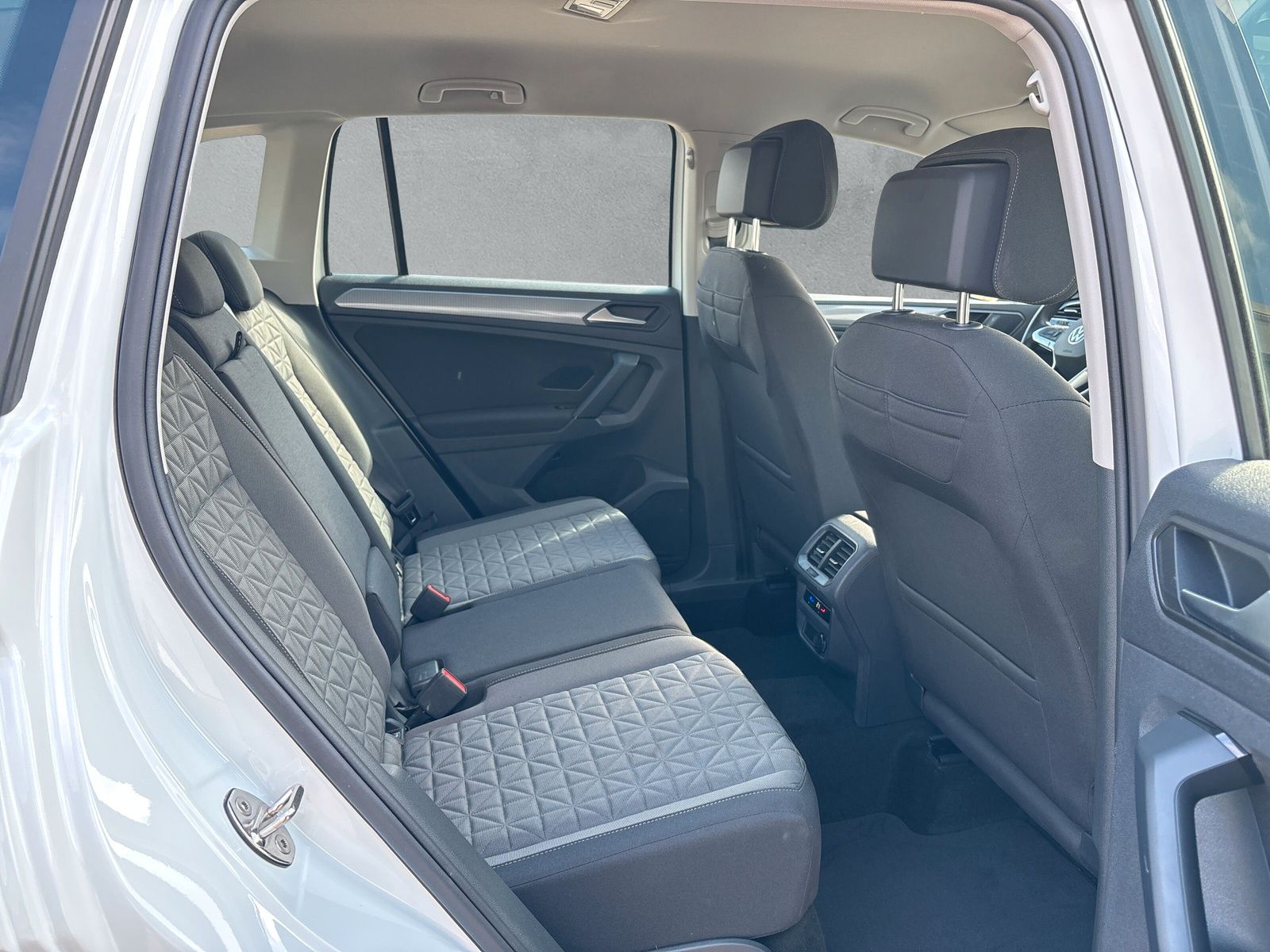 Fahrzeugabbildung Volkswagen Tiguan Life 1.5 TSI Matrix-LED RFK