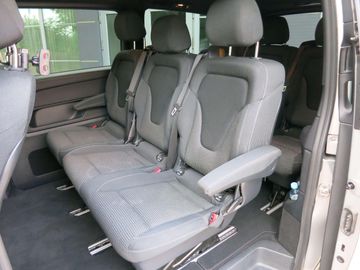 Mercedes V 220 - 12
