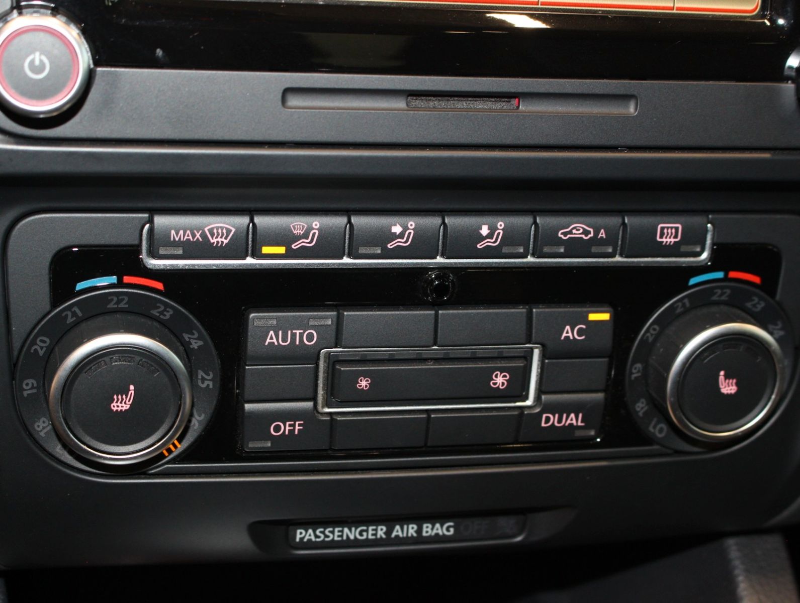 Fahrzeugabbildung Volkswagen Jetta 2.0 TSI DSG Highline