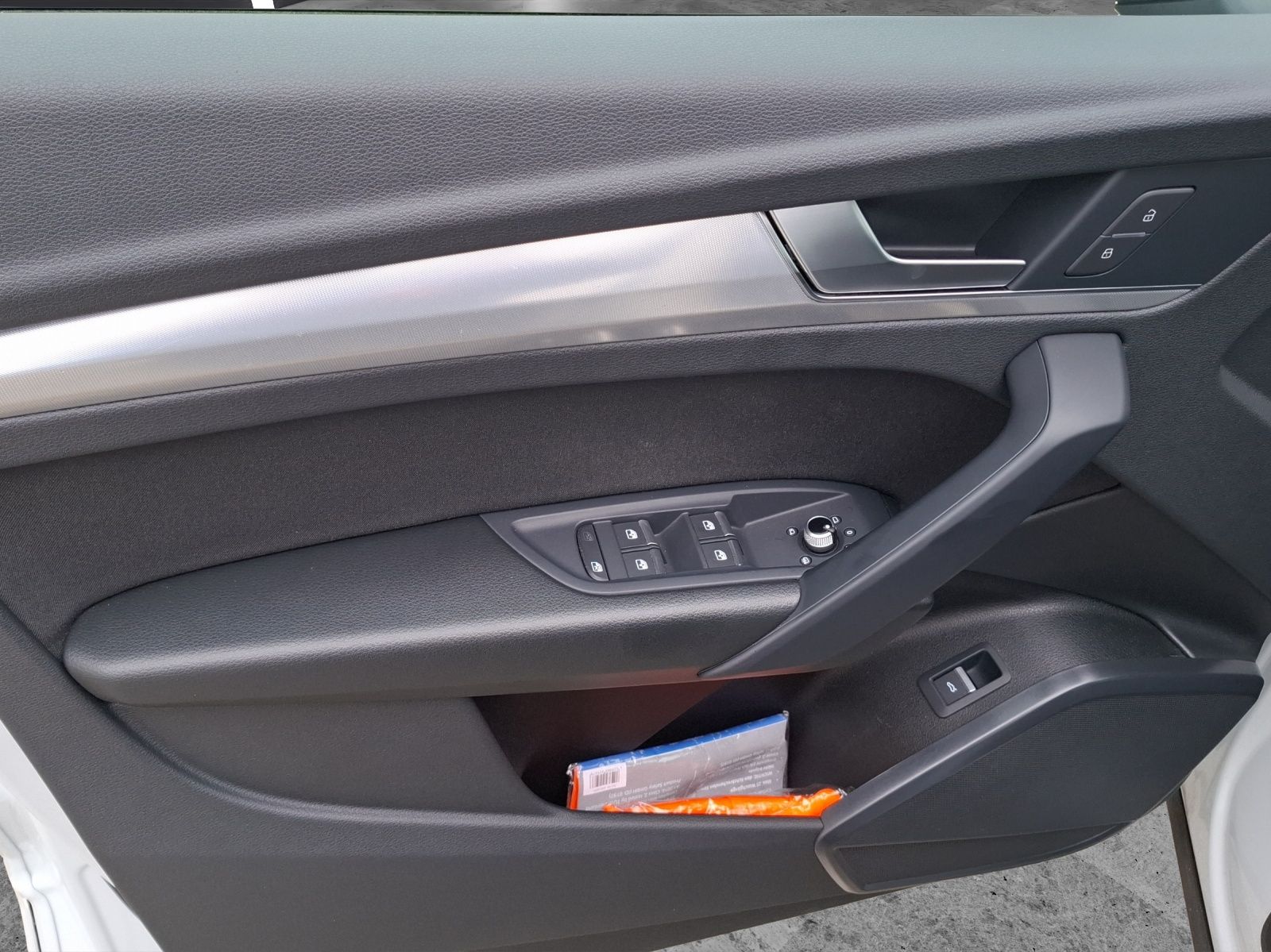 Fahrzeugabbildung Audi Q5 40 TDI quattro S-line S-tronic LED Navi AVC A