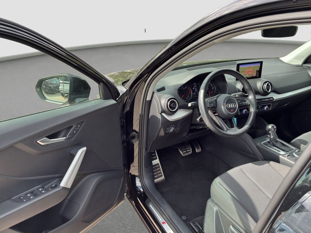 Fahrzeugabbildung Audi Q2 1.4 TFSI basis LED*PDC*2xKlima*AUT*KlimaA*LM