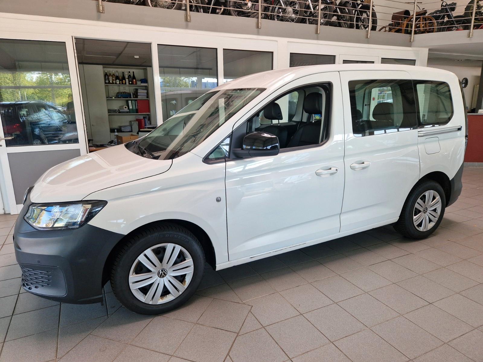 Volkswagen Caddy 2.0 TDI 122PS 1. HAND NAVI SZH LEDER