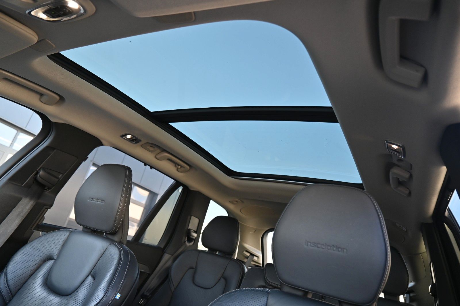Fahrzeugabbildung Volvo XC90 D5 AWD Autom. Inscription*LUFT*360°*AHK*7-S