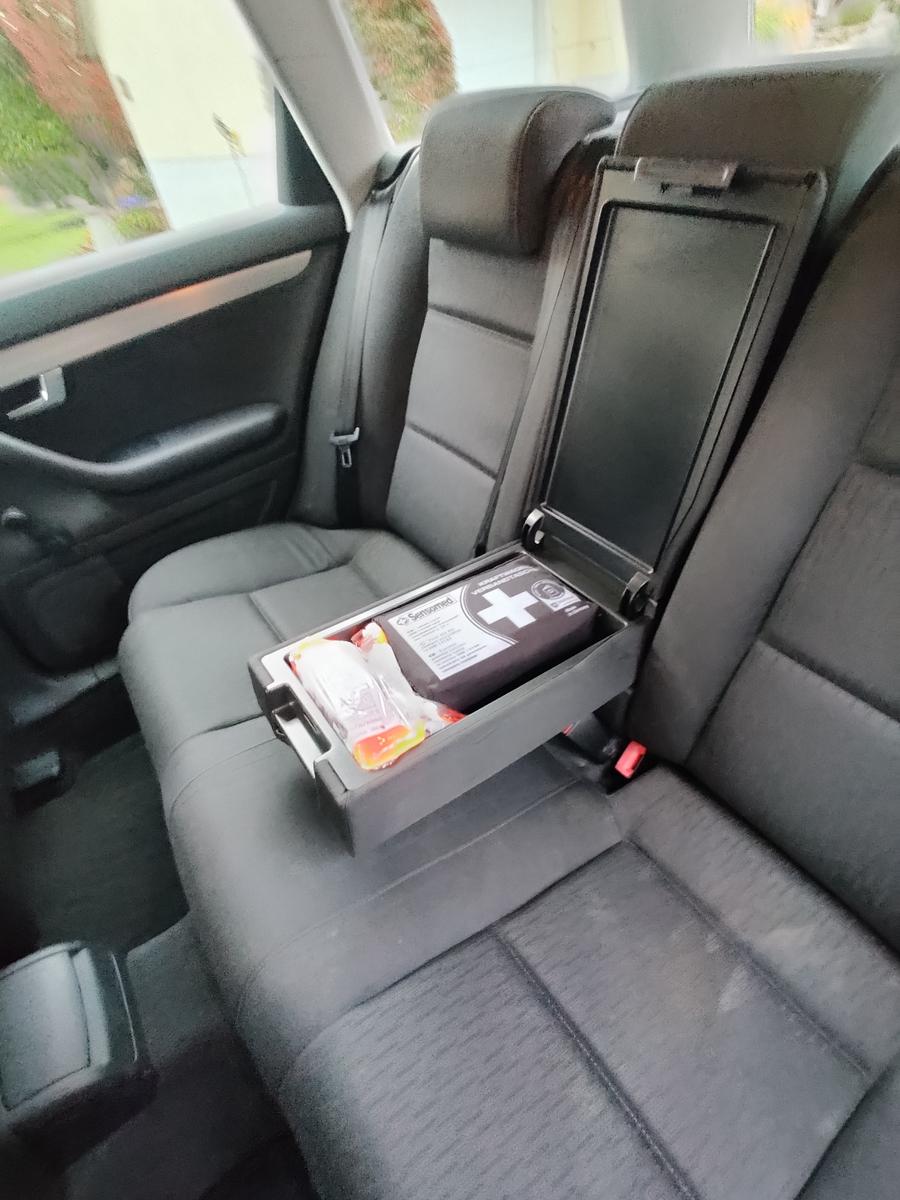 Audi A4 2006 — photo 12