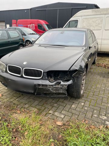 BMW E65 ein Traum in Saphire Schwarz