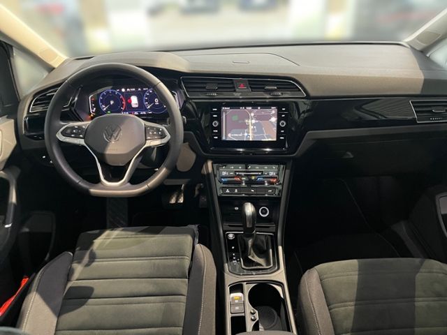 Fahrzeugabbildung Volkswagen Touran 1.5 TSI DSG HIGHLINE IQ.DRIVE LED R-LINE