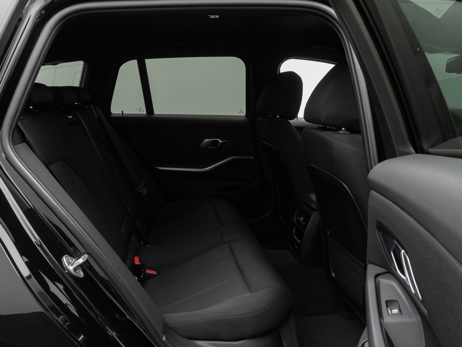 Fahrzeugabbildung BMW 318d HiFi Kamera DAB Alarm WLAN FernlichtAssist