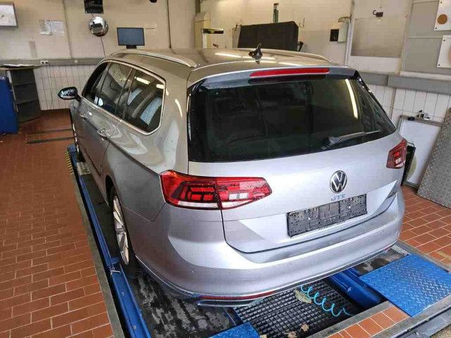 Volkswagen Passat Variant - Bild 5