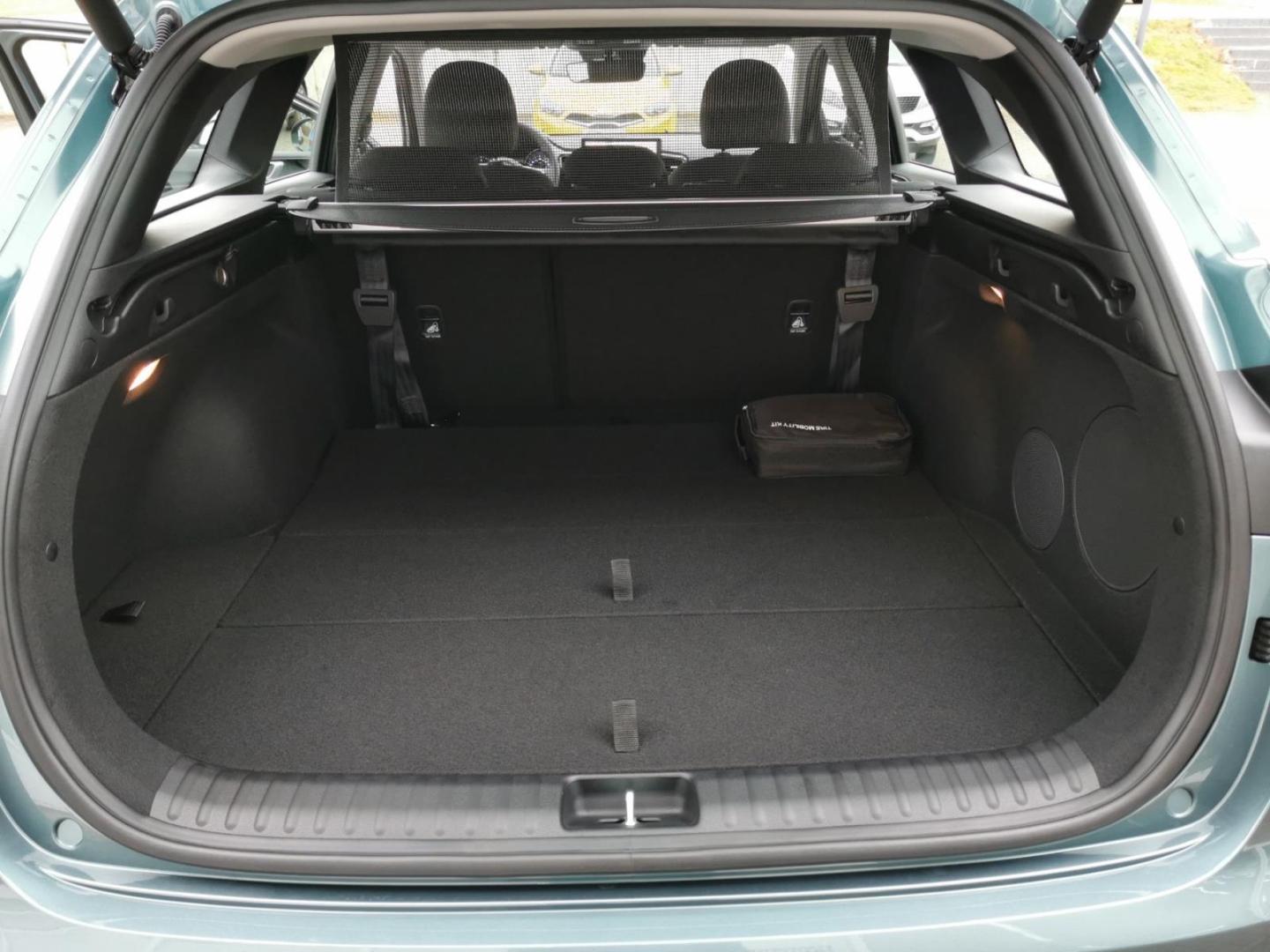 Kia Ceed_sw Spirit 1.6 CRDi Tech ACC Kamera JBL Navi
