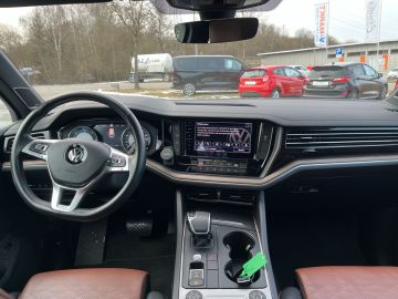 Volkswagen Touareg - 11