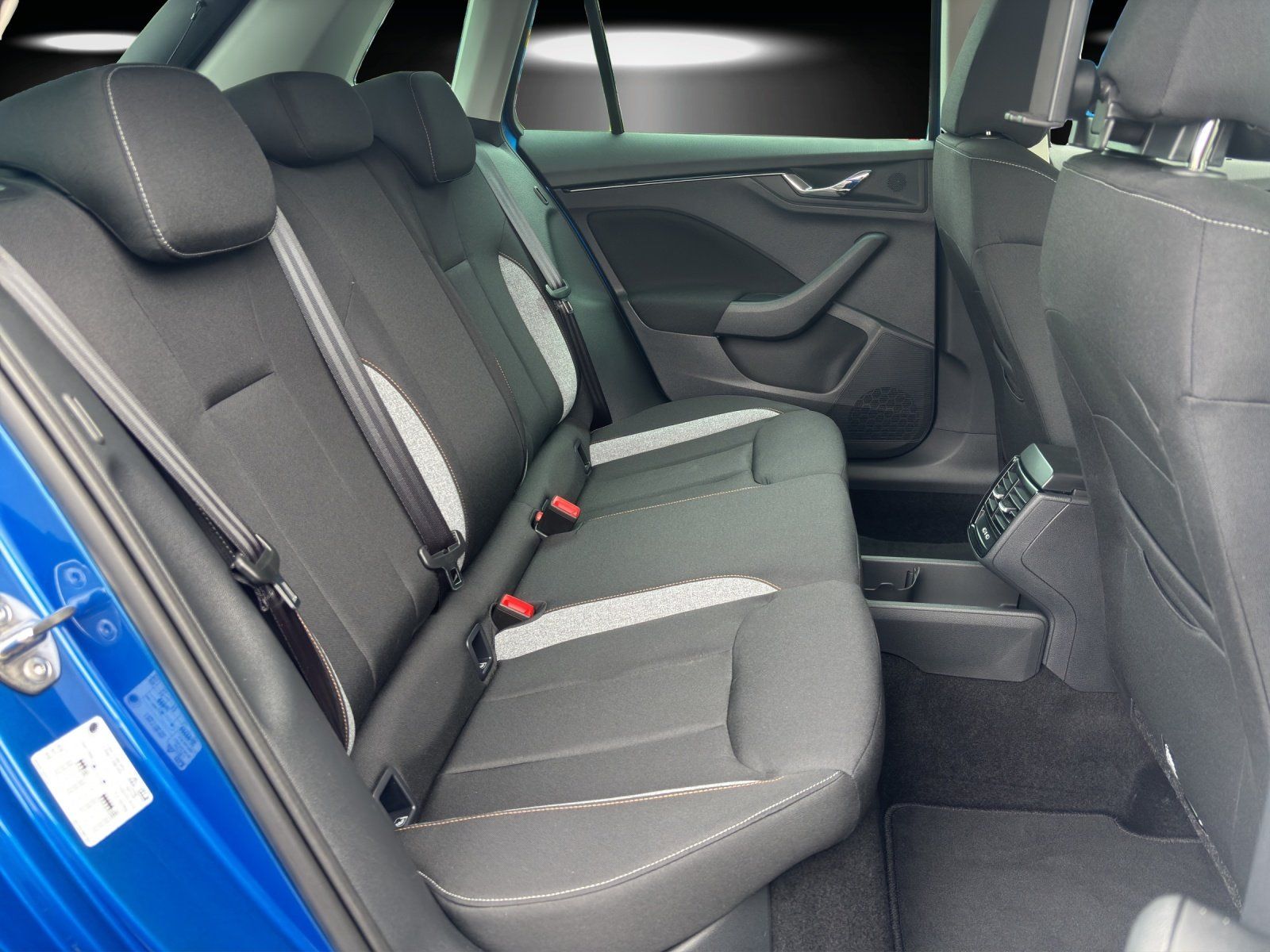 Fahrzeugabbildung SKODA Kamiq Balance 1,0 TSI 85 kW DSG AHK/MATRIX/ACC