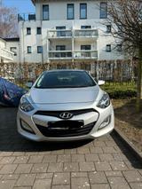 Hyundai i30 - Hyundai i30 mit Benzin-Antrieb: Kleinwagen, Automatik