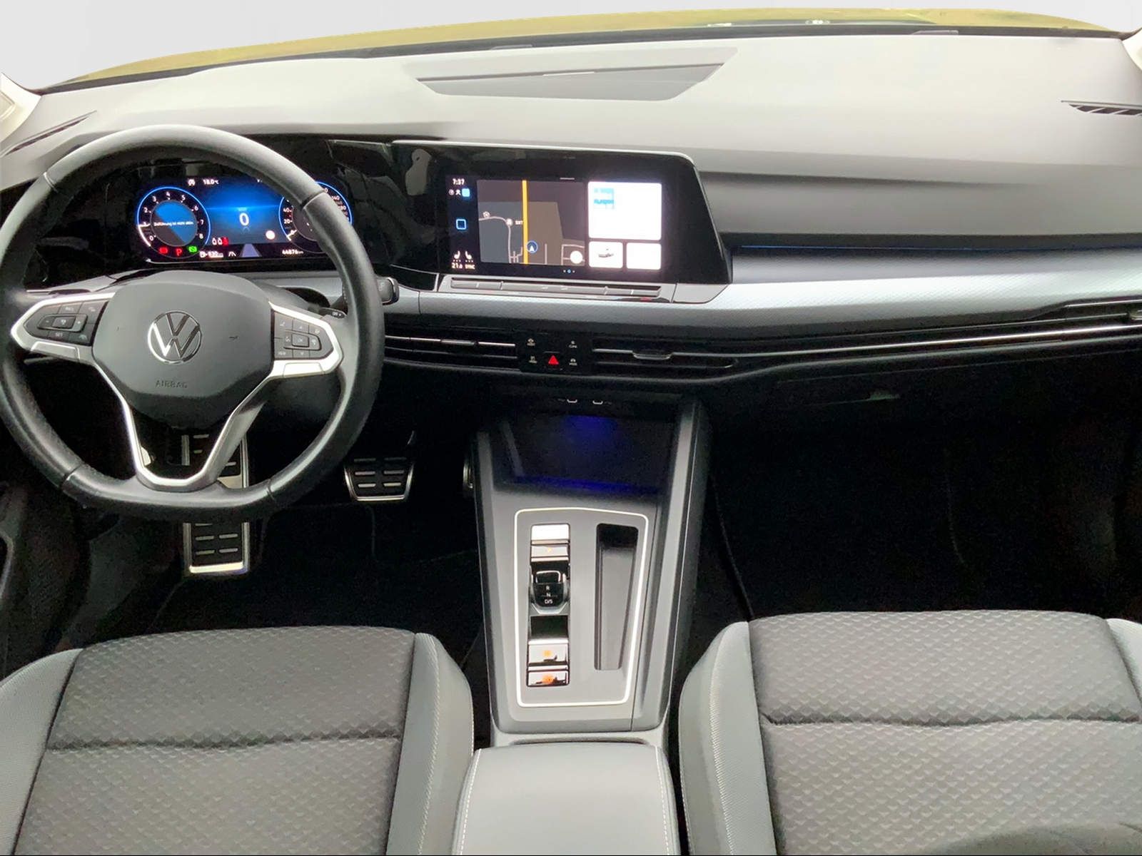 Golf VIII Variant 1.5 eTSI Active RFK,AHK,SHZ,NA