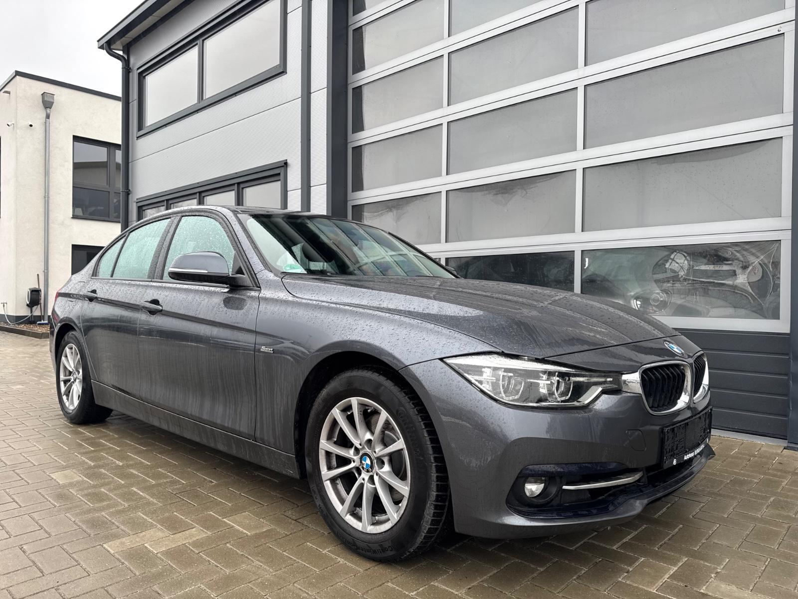 BMW 320i Sport Line LED LEDER NAVI PDC