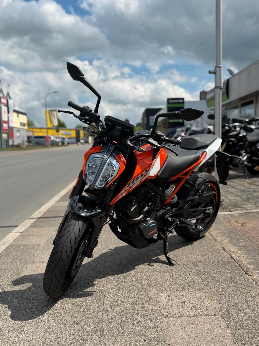 KTM Duke 125