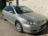 Toyota Avensis 2.2 D-CAT Liftback / Sol - Toyota Avensis Gebrauchtwagen in Hamburg