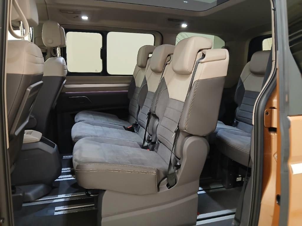 Fahrzeugabbildung Volkswagen T7 Multivan Style Pano HuD AHK vis-avis STHZ H&k