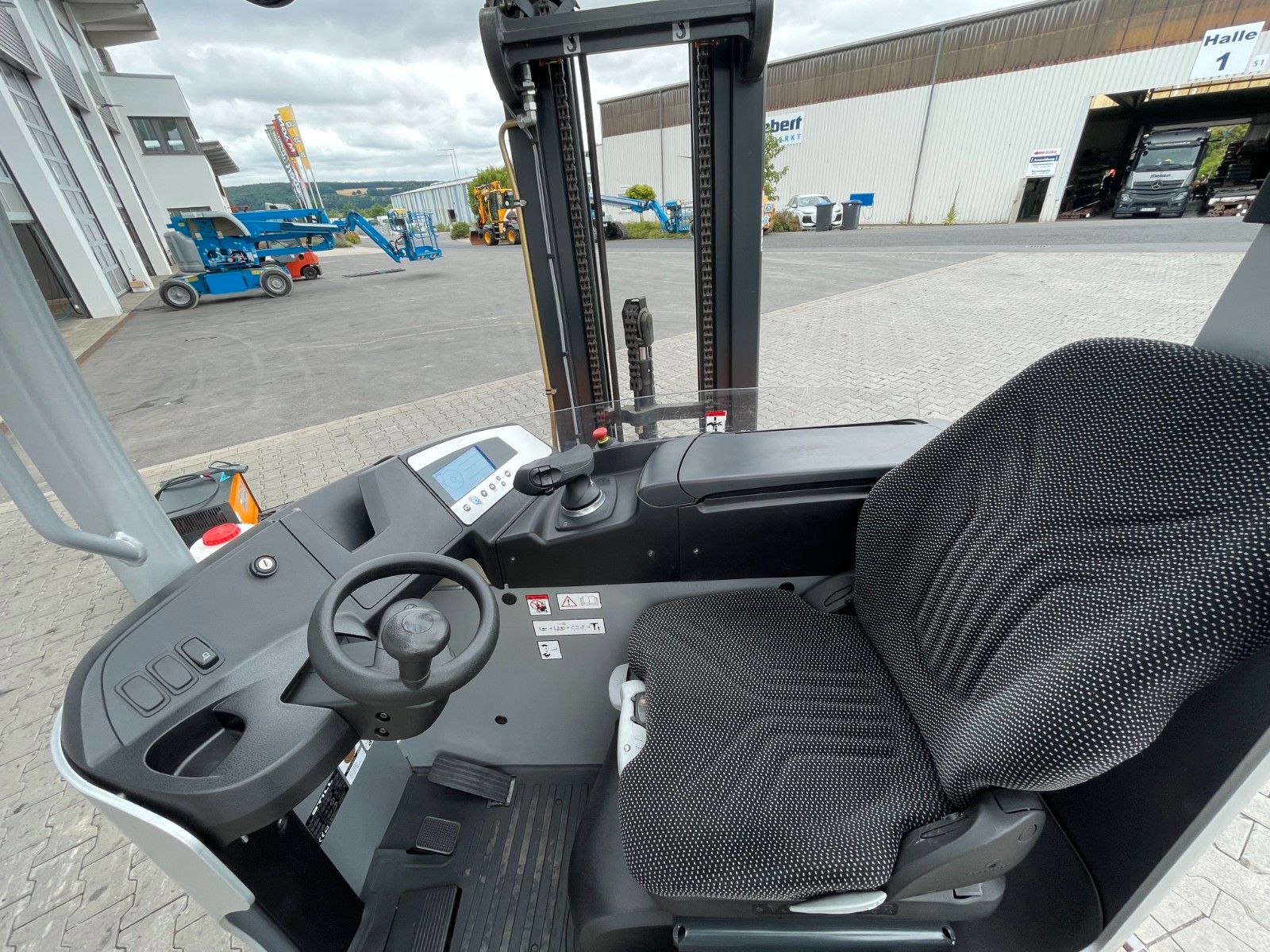 Fahrzeugabbildung Still FM-X 14 / Schubmaststapler / 451h / HH: 5.65m