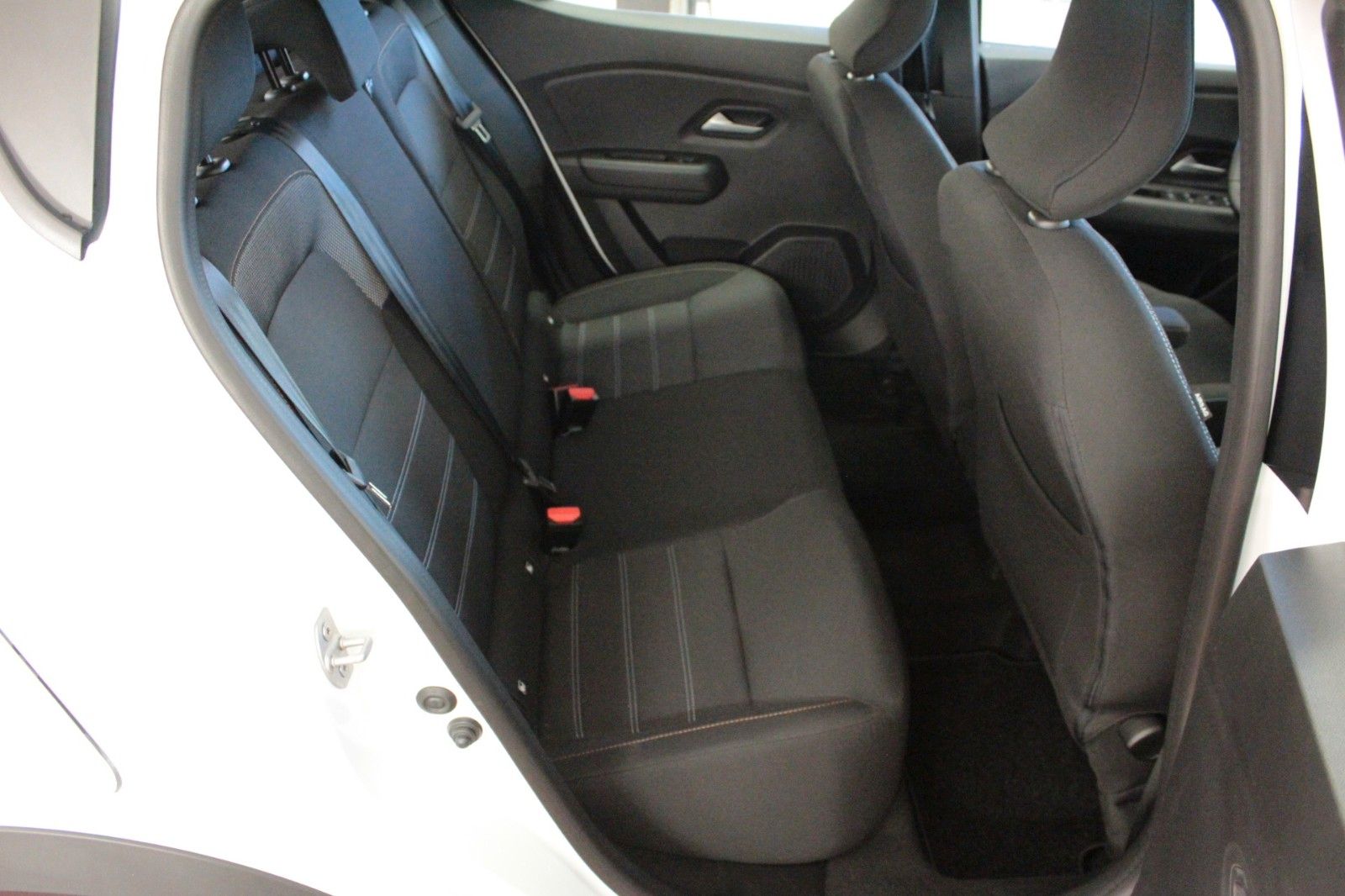 Fahrzeugabbildung Dacia Sandero TCe 90 Stepway auto Expression*Winterp.*