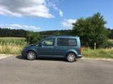 Volkswagen Caddy 2,0TDI 110kW BMT Beach Beach - mit Diesel-Antrieb: Grün, Van