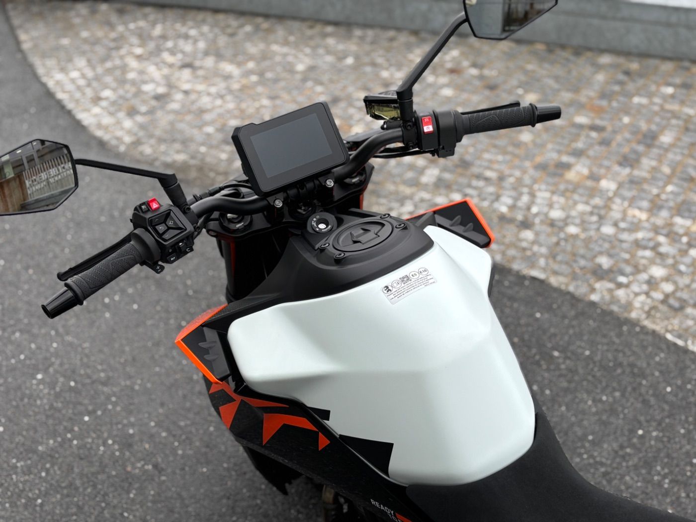 Fahrzeugabbildung KTM 990 Duke Modell 2026