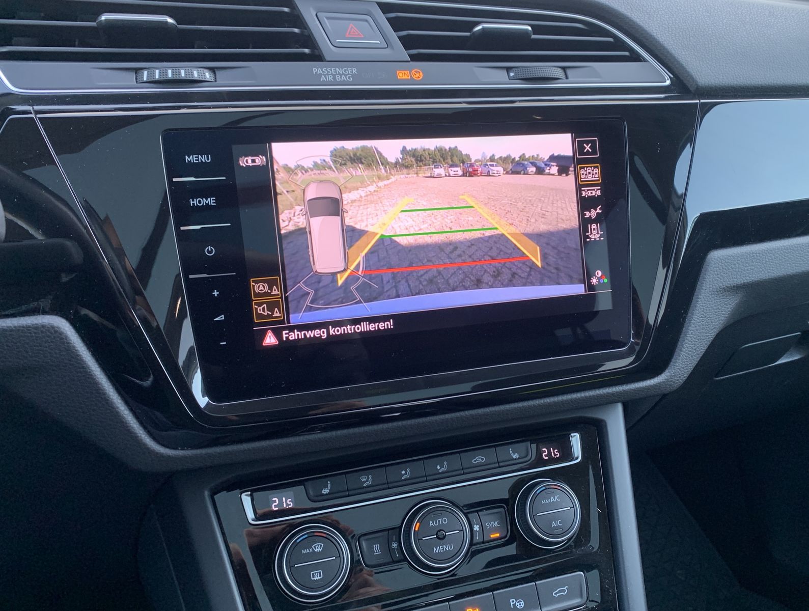 Fahrzeugabbildung Volkswagen Touran 2.0 TDI*LED*Navi*AHK*Pano*STHZ*Cam*Spur*