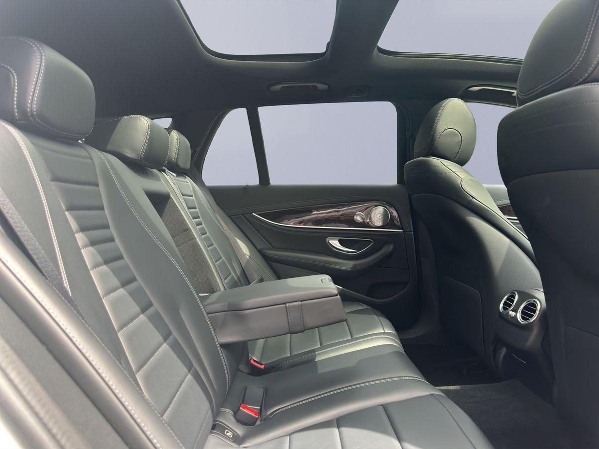 Mercedes-Benz E 220d T AMG-Line LED/360°/Leder/Pano/Burmester