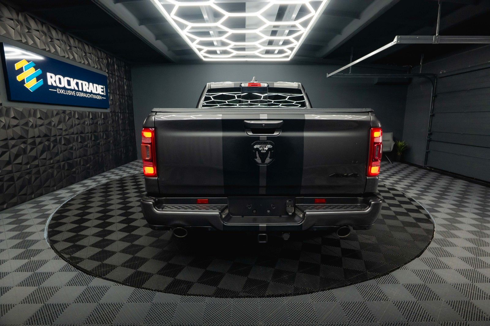 Fahrzeugabbildung Dodge RAM 5.7 V8 HEMI 4x4 LARAMIE Offroad Night LED