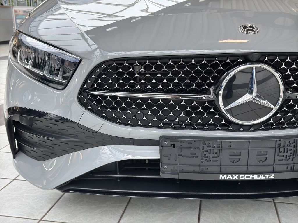 Fahrzeugabbildung Mercedes-Benz A 200 Kompaktlimousine AMG Line*Night Paket*LED