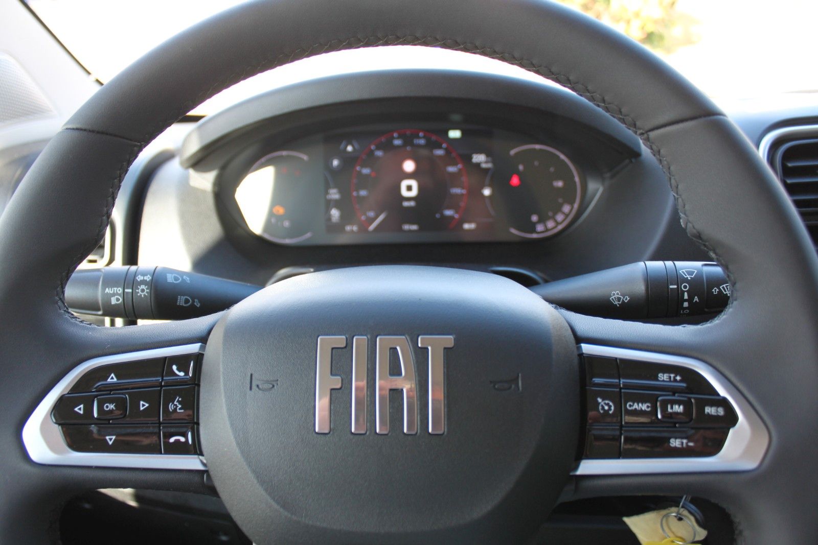 Fahrzeugabbildung Fiat Ducato H2 Kastenwagen 35 L2H2 180 Multijet Flach