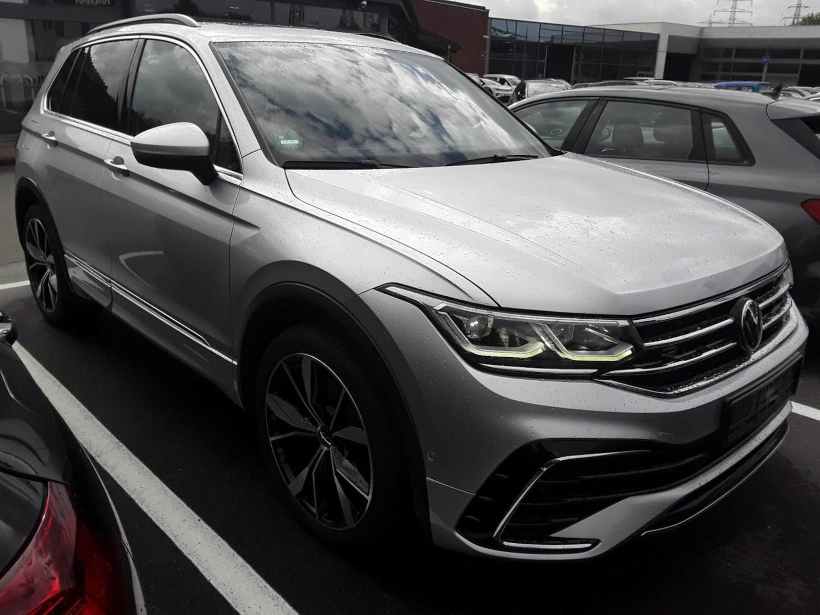 Volkswagen Tiguan R-Line eHybrid *PANO*CAM*PDC*LED*NAVI*