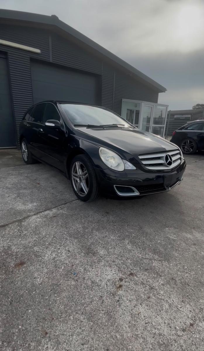 Mercedes-Benz R320 2006 — вигляд ззаду