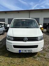 Volkswagen T5 Caravelle - weiße Volkswagen T5 Caravelle