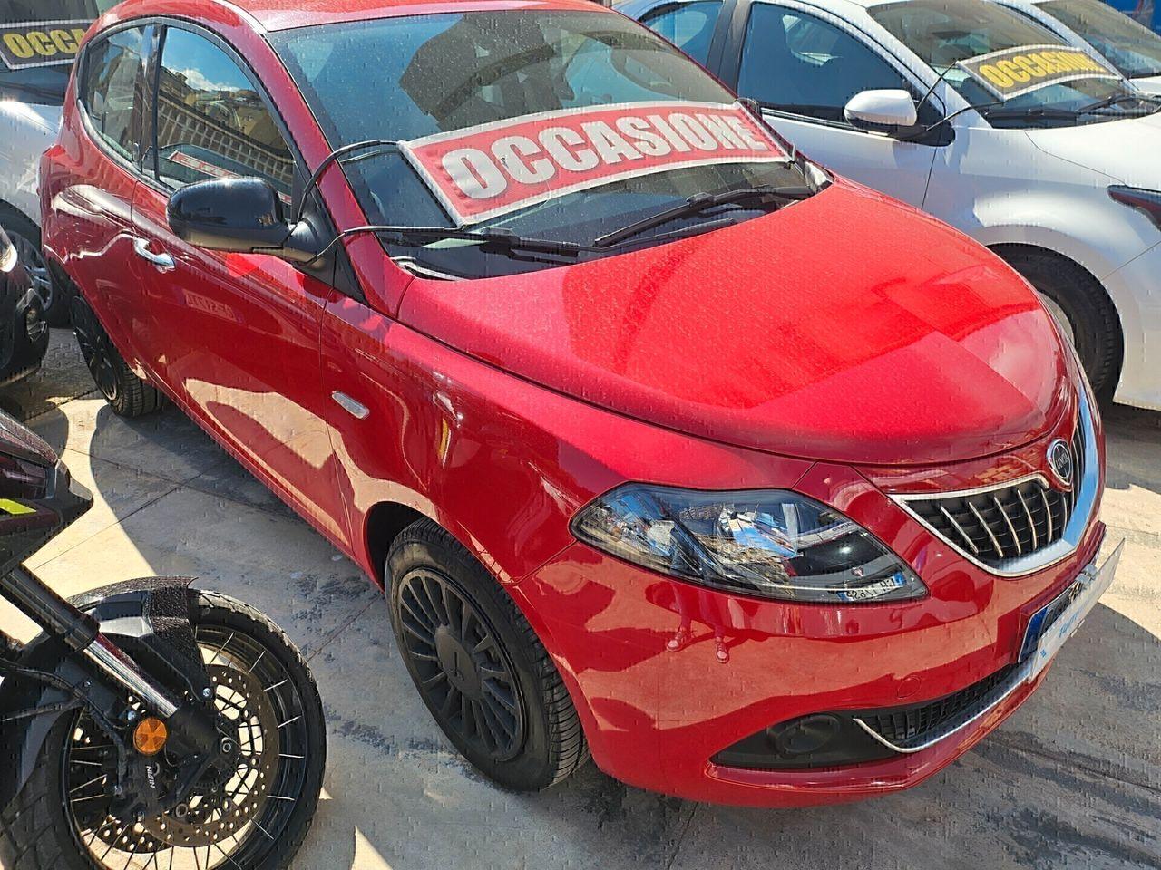 Lancia Ypsilon 1.0 FireFly Hybrid Ecochic Silver