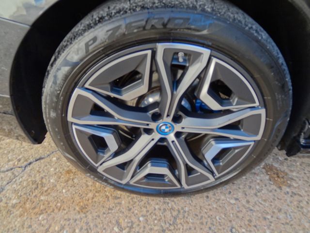 Fahrzeugabbildung BMW iX 40 xDrive Sport/1.Hd/SkyLounge/Laser/Ha/Ka