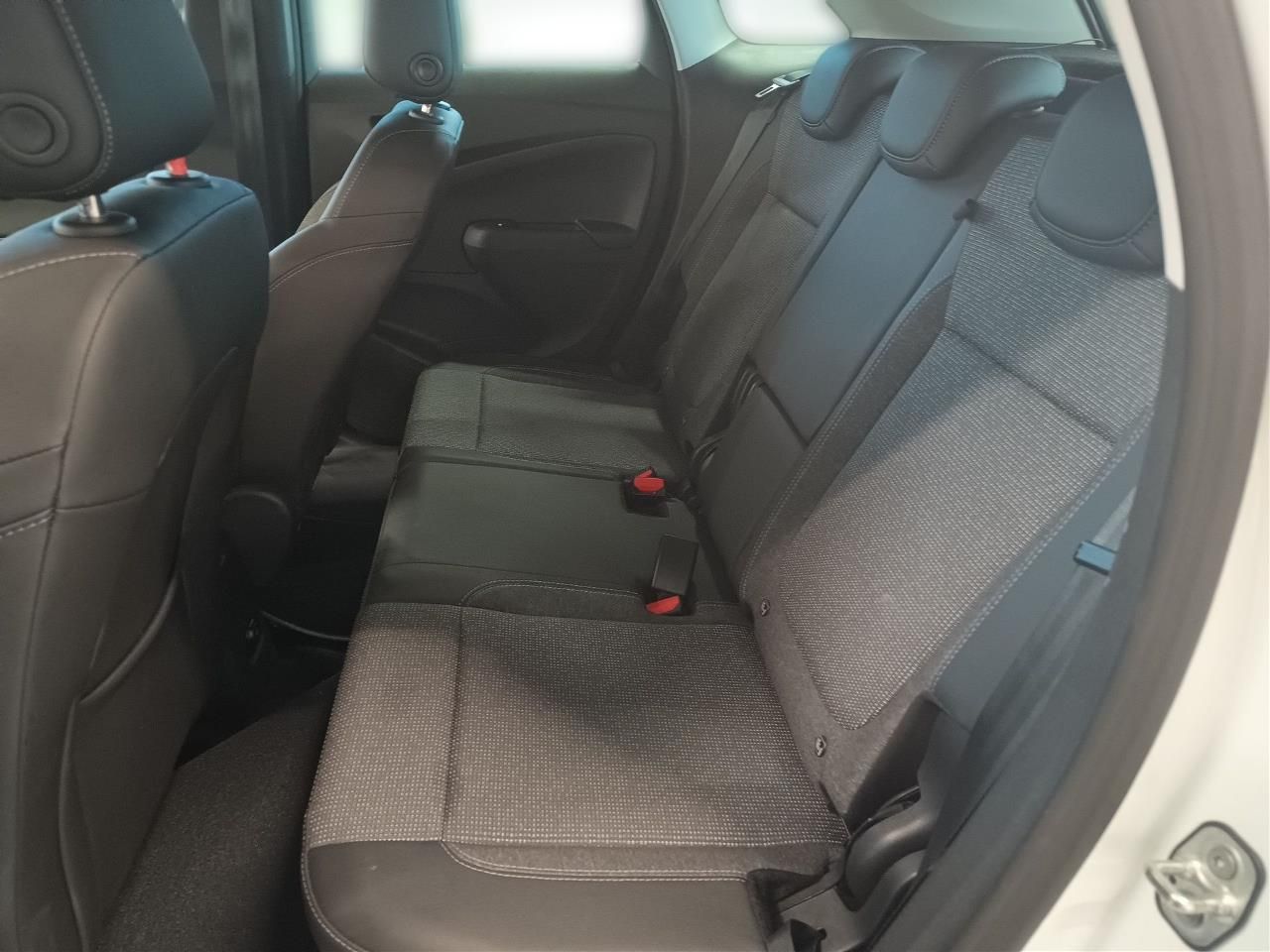 Fahrzeugabbildung Opel Crossland 1.2 Turbo Elegance