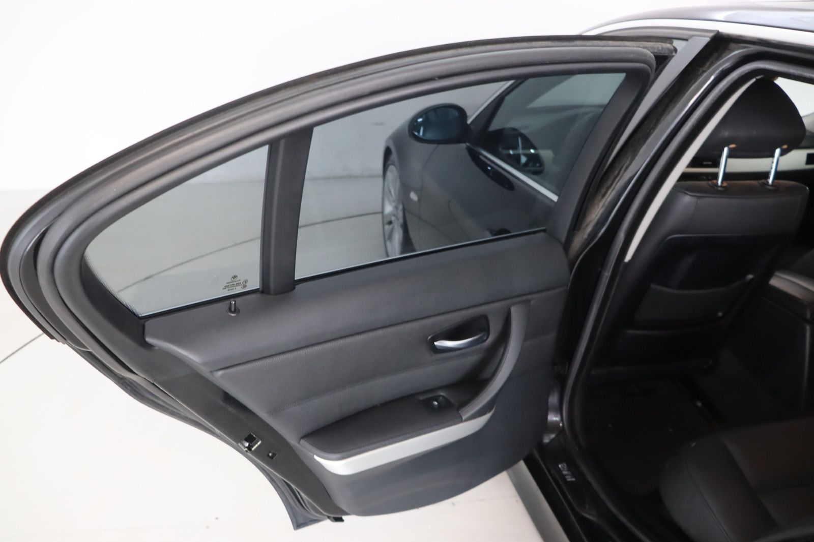 Fahrzeugabbildung BMW 325 i * Xenon * SD * Leder