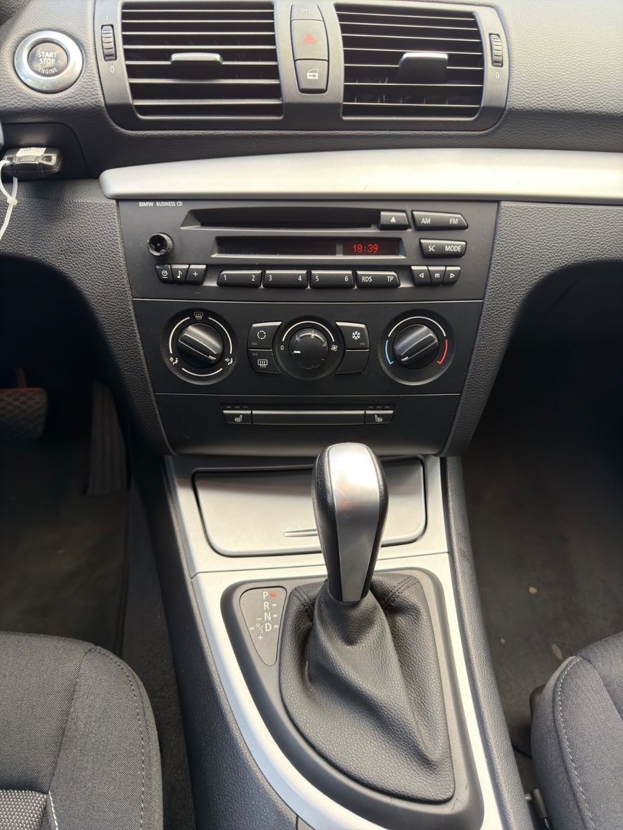 Fahrzeugabbildung BMW 118 1 Limousine*2.Hand*Automatik*Xenon*