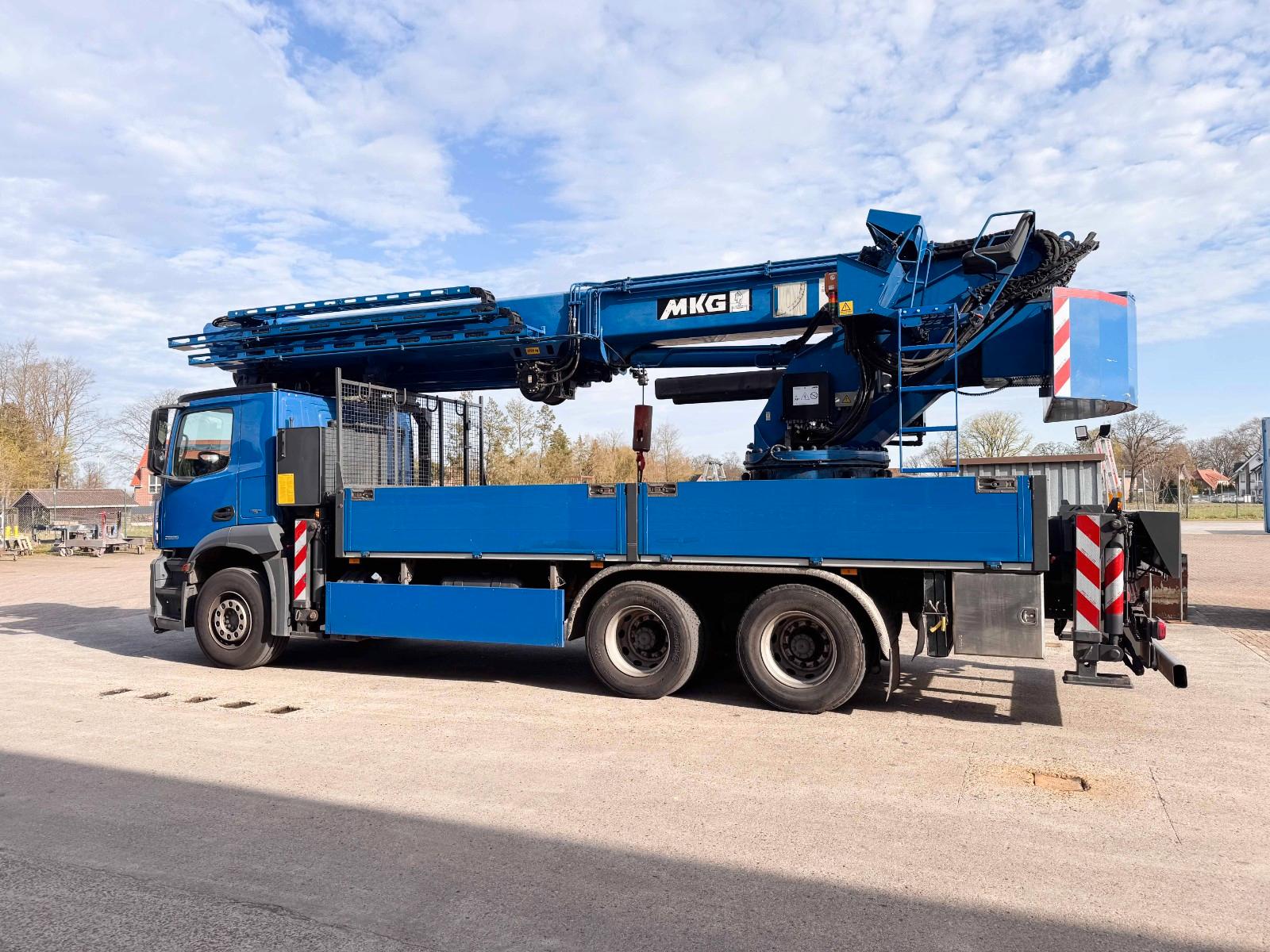 Mercedes-Benz Arocs MKG HMK 701Ta2-a2